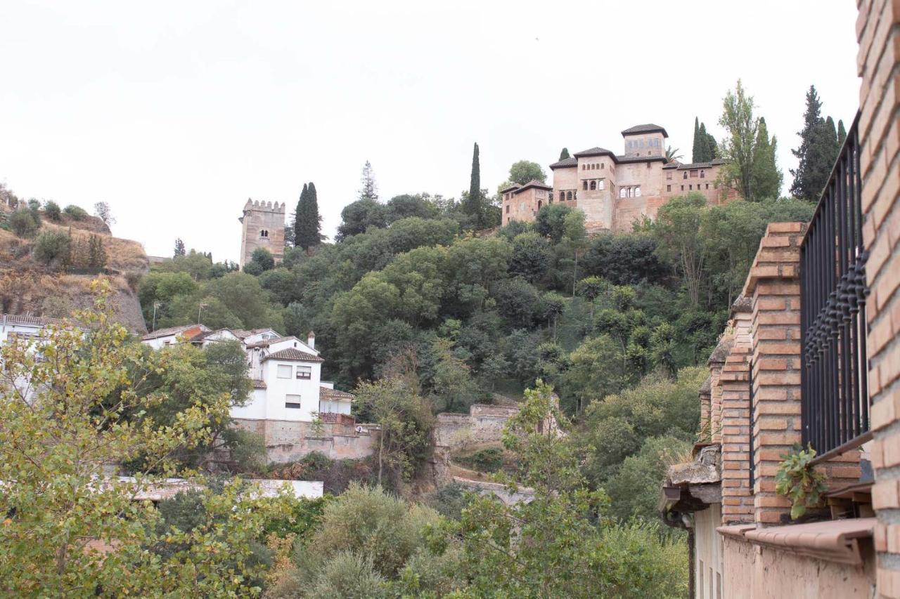 Piso Para Cuatro A Los Pies De La Alhambra Granada Exterior photo